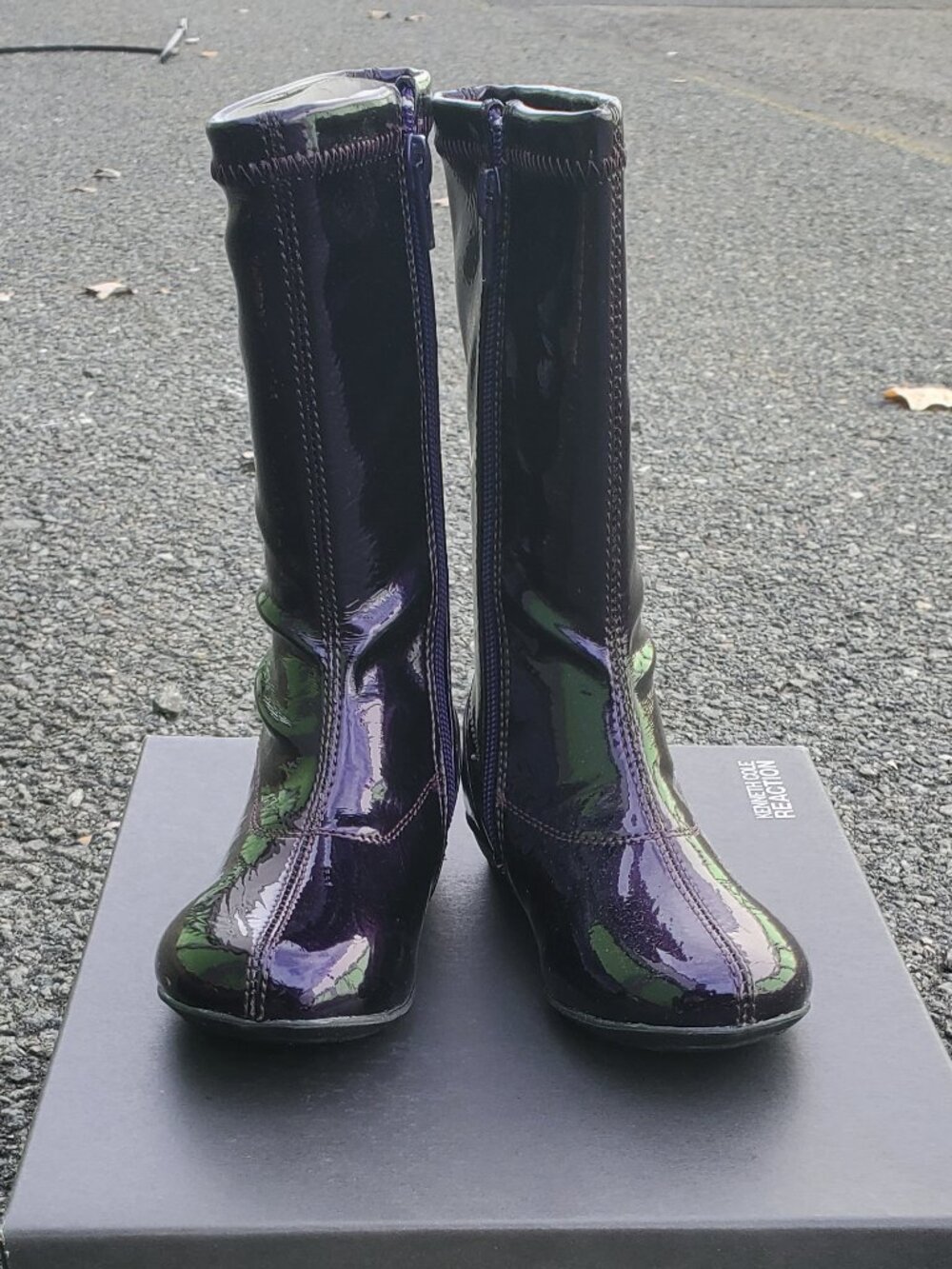 New but Defected Kenneth Cole PURPLE knee-high boots glossy finish Girls size